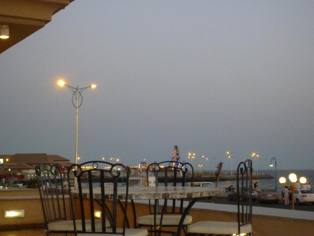 Hotel Al Borg Al Watheer Jizan Esterno foto